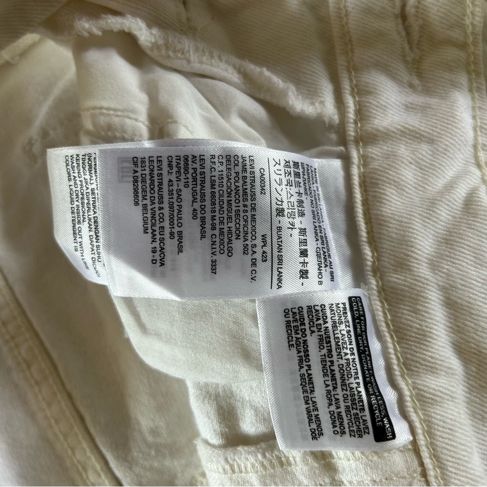 Levi's Premium Women's White Bib Overalls Jeans - Picture 13 of 14